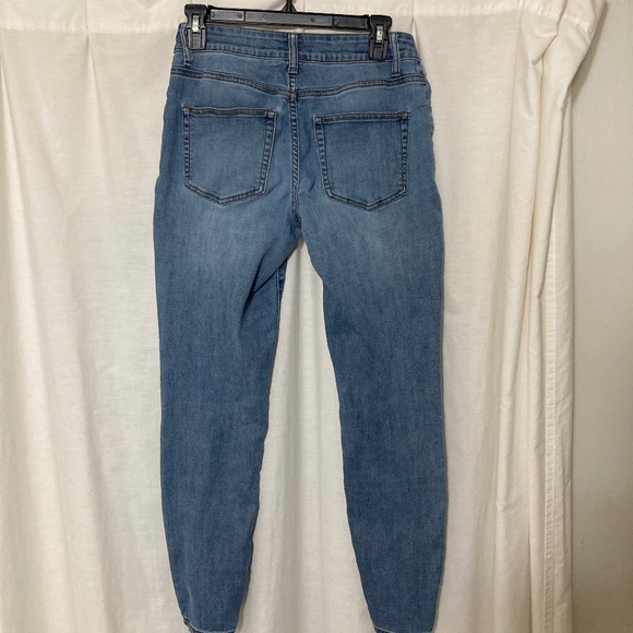 Maurices High Rise Jeans Size Small (2-4) - Picture 3 of 4